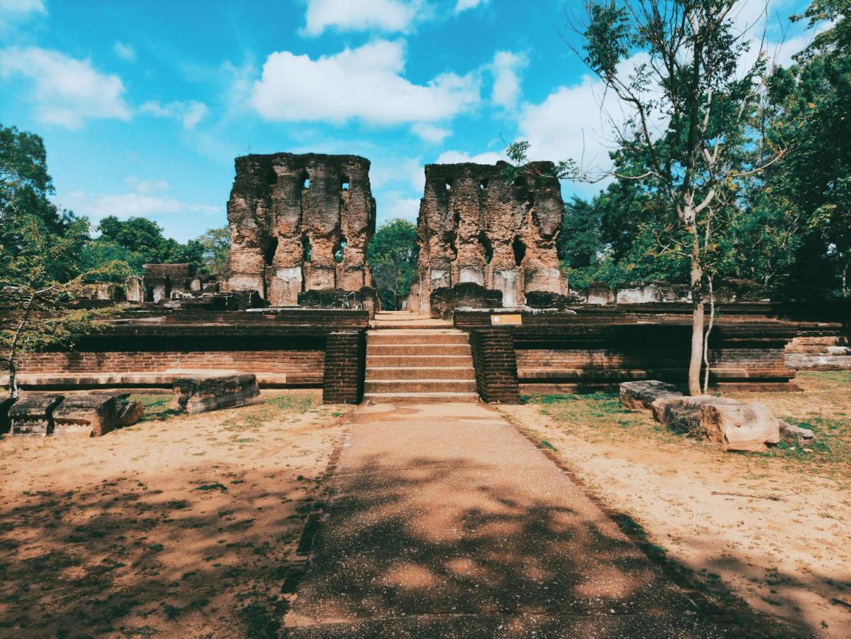 Deer Garden Guest Hotel Polonnaruwa Buitenkant foto