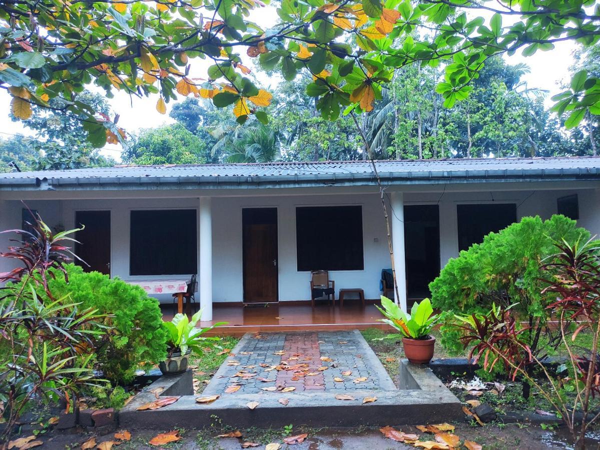 Deer Garden Guest Hotel Polonnaruwa Buitenkant foto