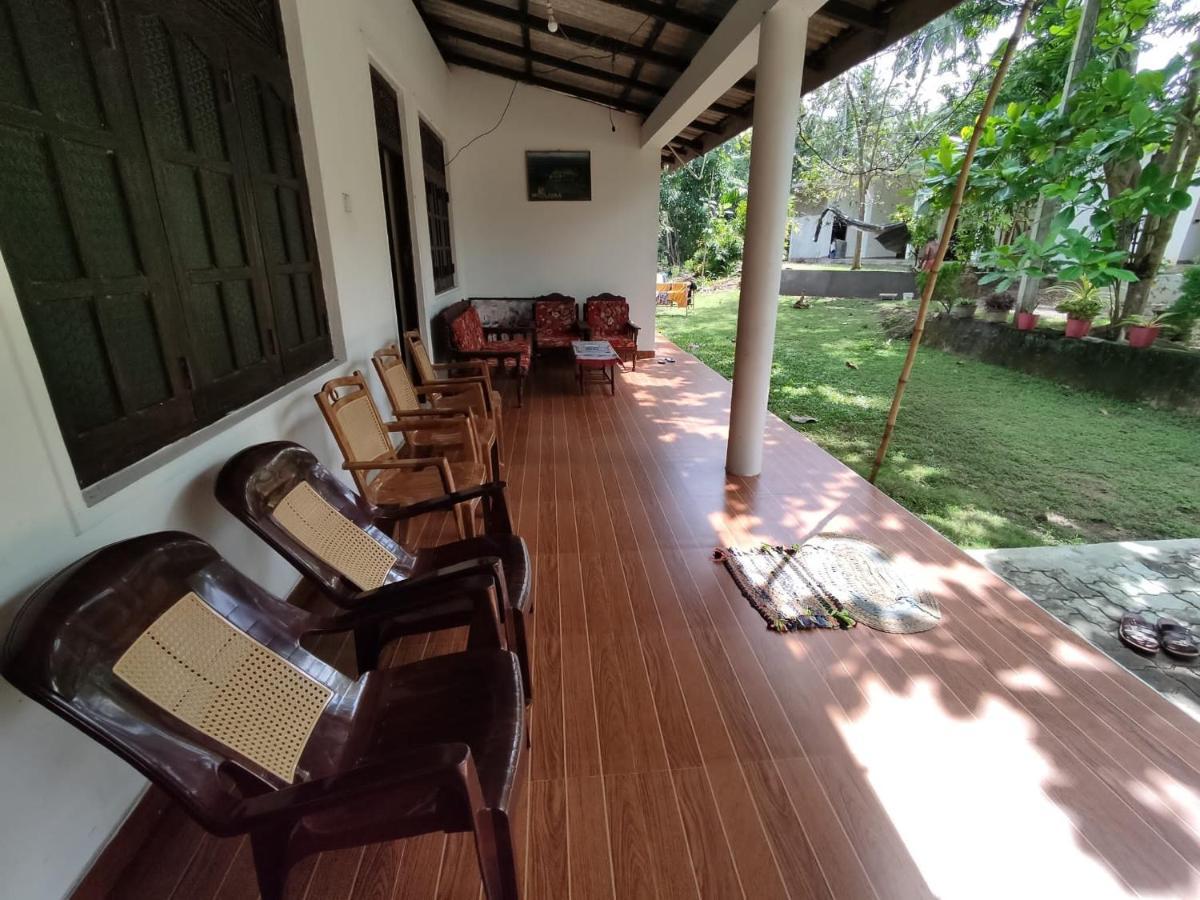 Deer Garden Guest Hotel Polonnaruwa Buitenkant foto