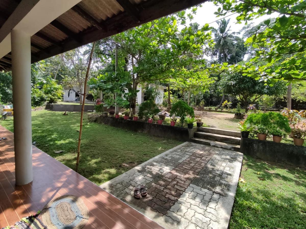 Deer Garden Guest Hotel Polonnaruwa Buitenkant foto