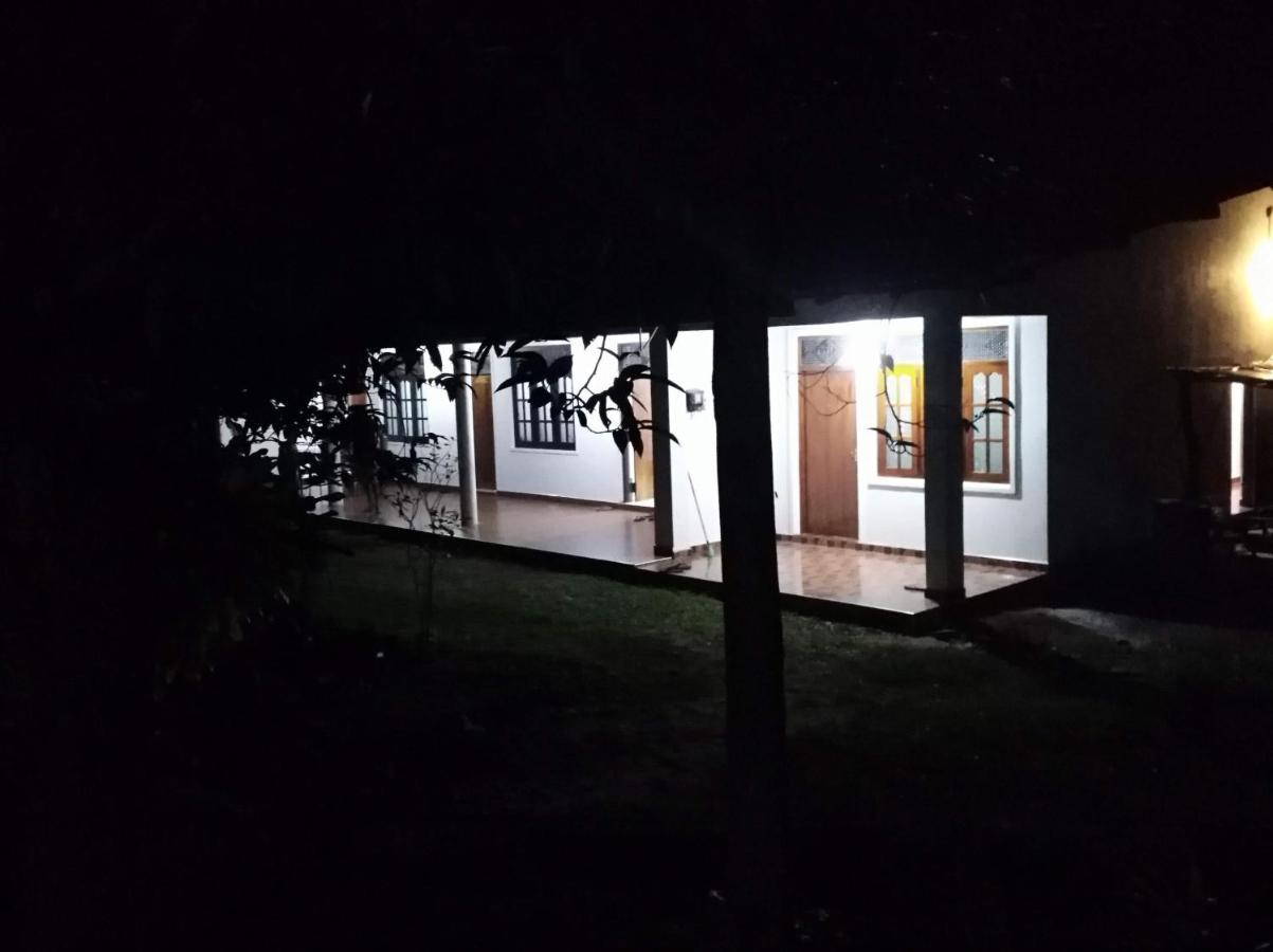Deer Garden Guest Hotel Polonnaruwa Buitenkant foto